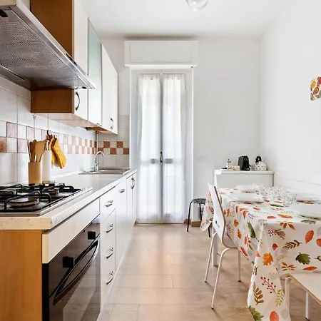 Apartament Red Subway Line Modern Flat Mediolan