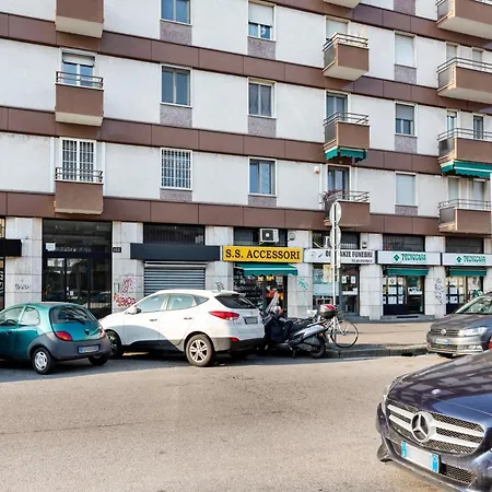 Apartament Red Subway Line Modern Flat Mediolan